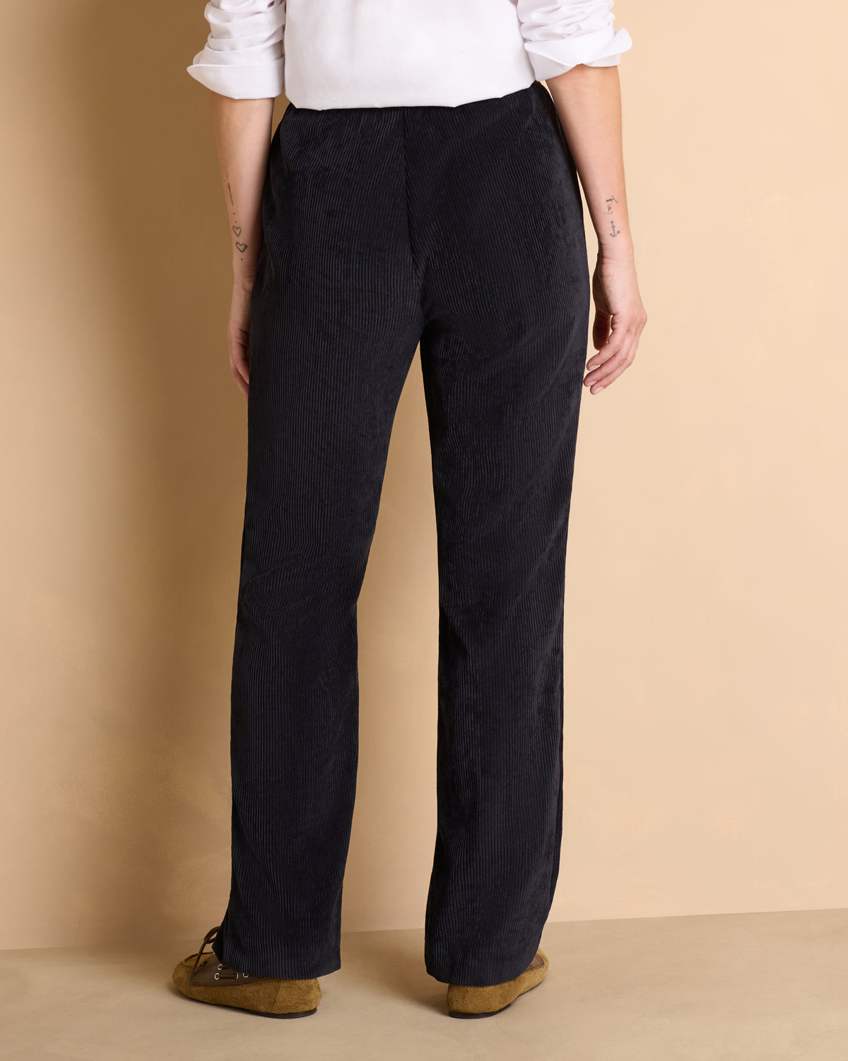 Pantalon bleu marine droit ceinture élastiquée en velours côtelé