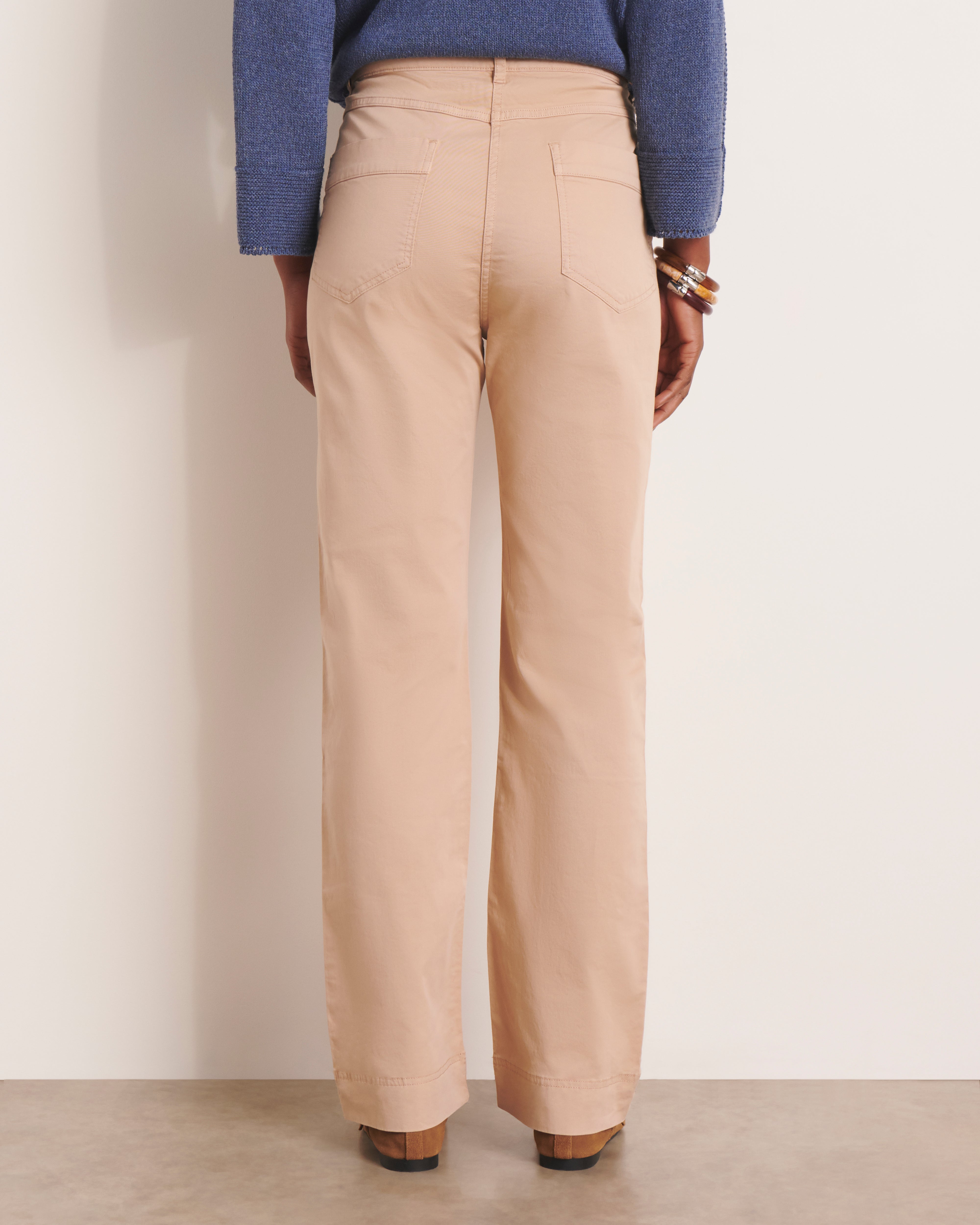 pantalon droit coloris biche en toile de coton stretch