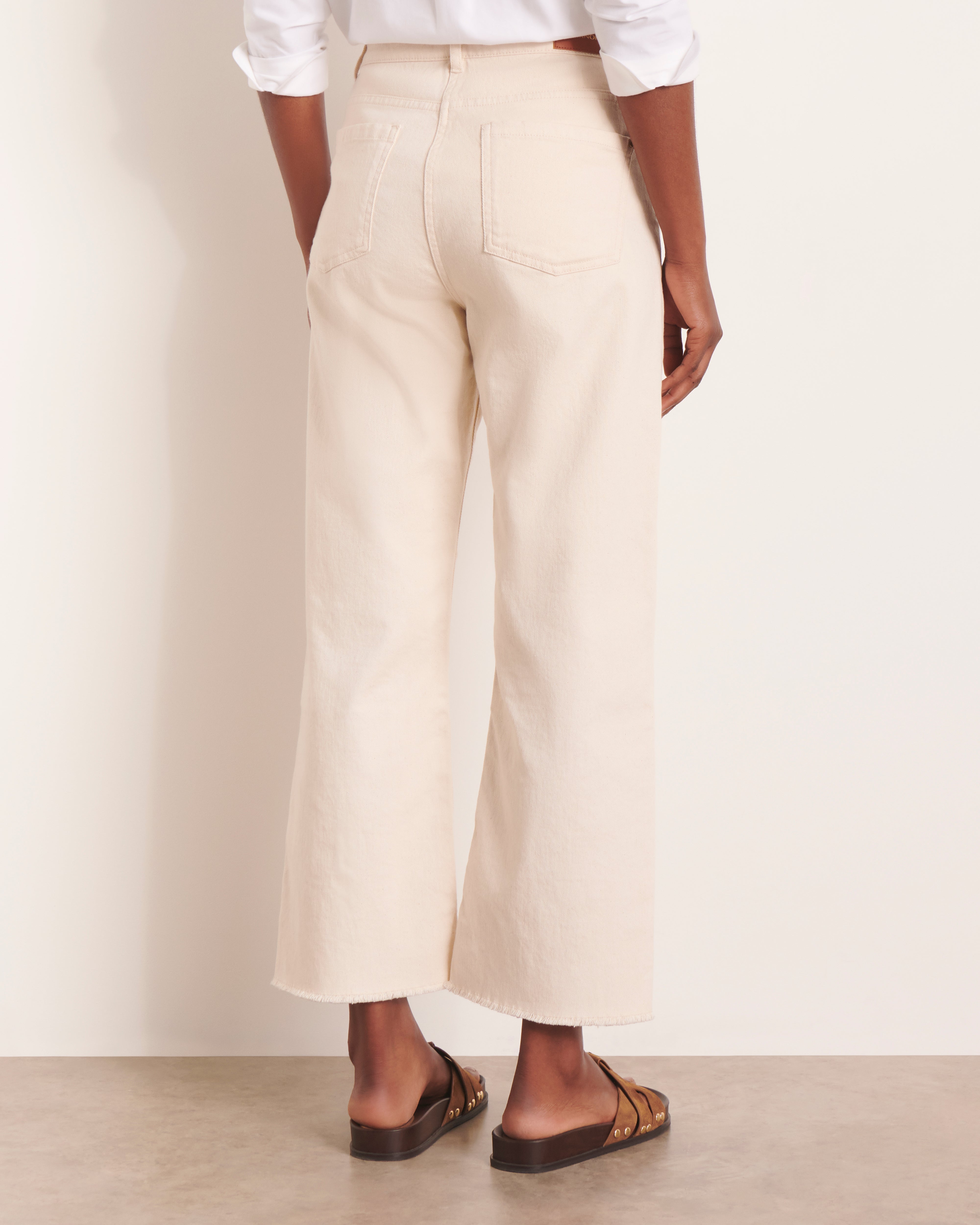 jeans 7/8e large en sergé de coton stretch moucheté blanc cassé