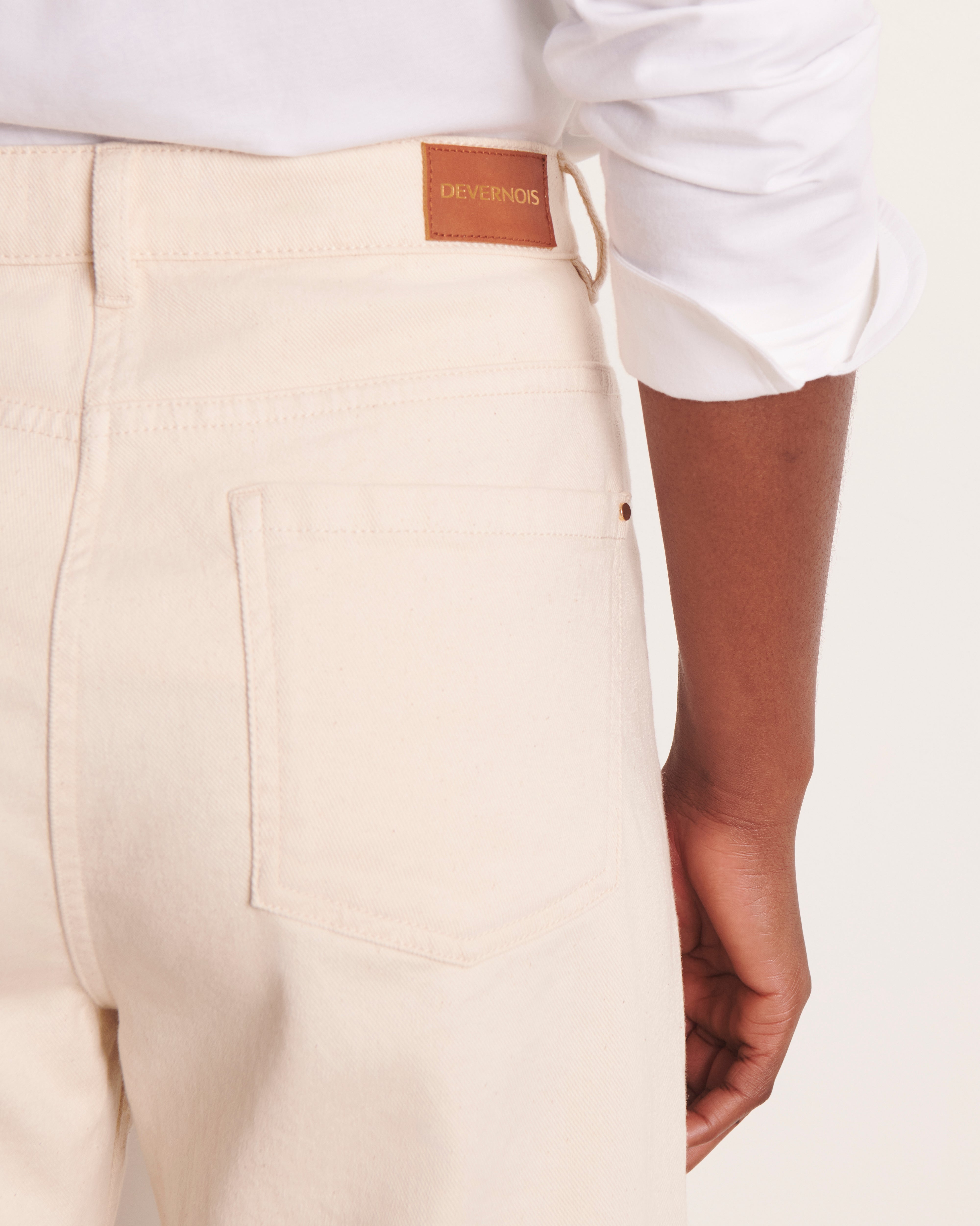 jeans 7/8e large en sergé de coton stretch moucheté blanc cassé