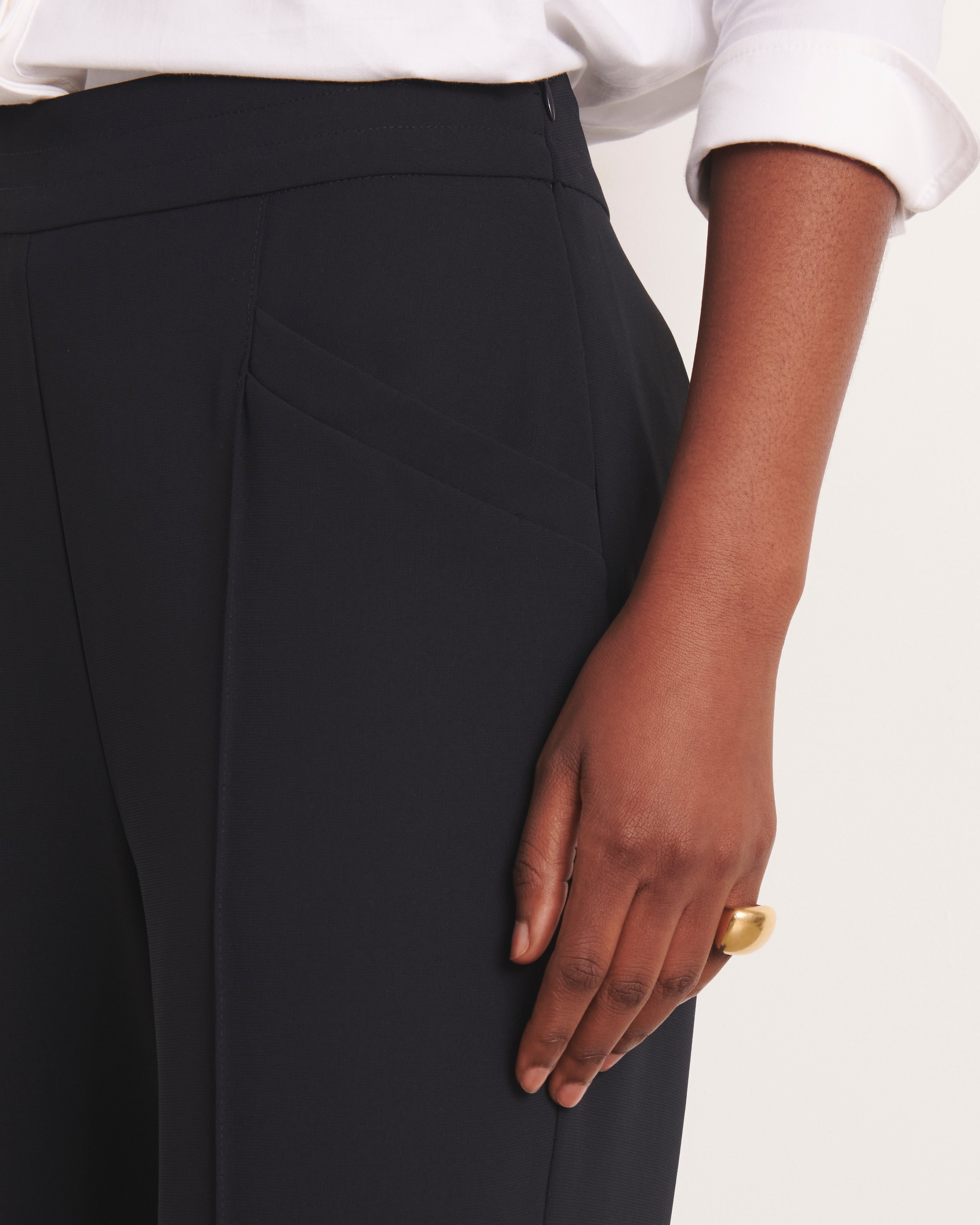 pantalon fluide bleu marine avec pli nervure