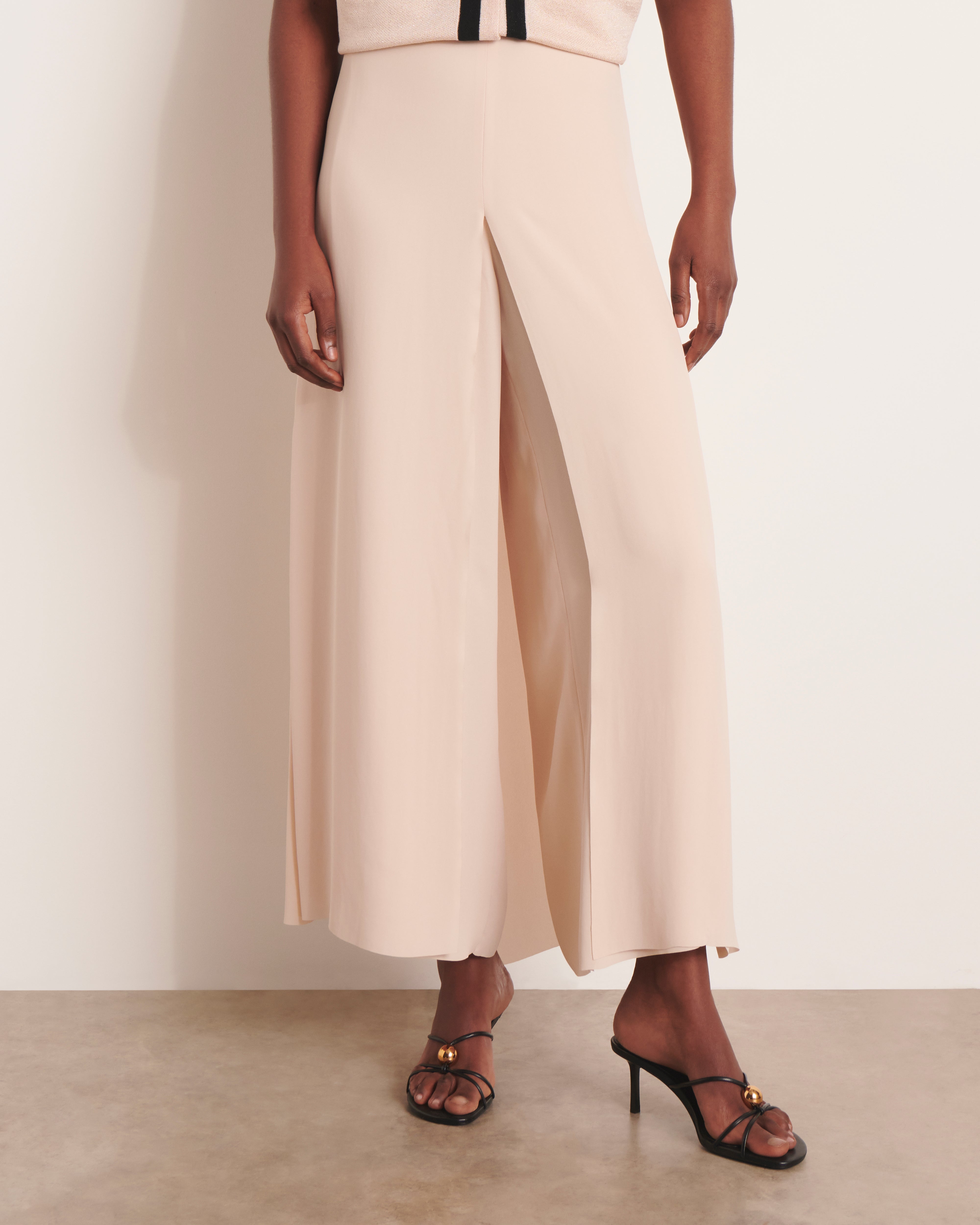 pantalon large et fluide beige en voile