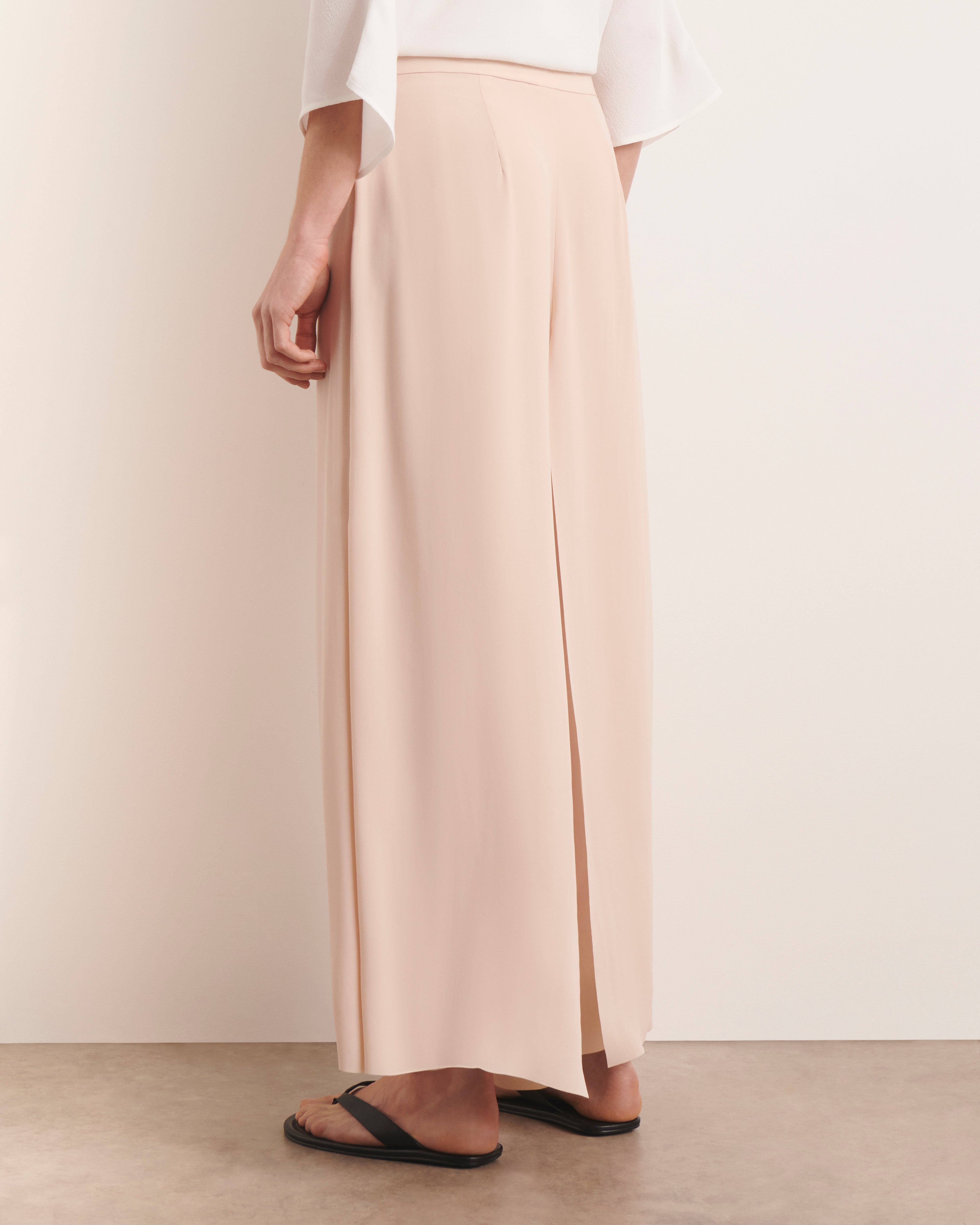 pantalon large et fluide beige en voile