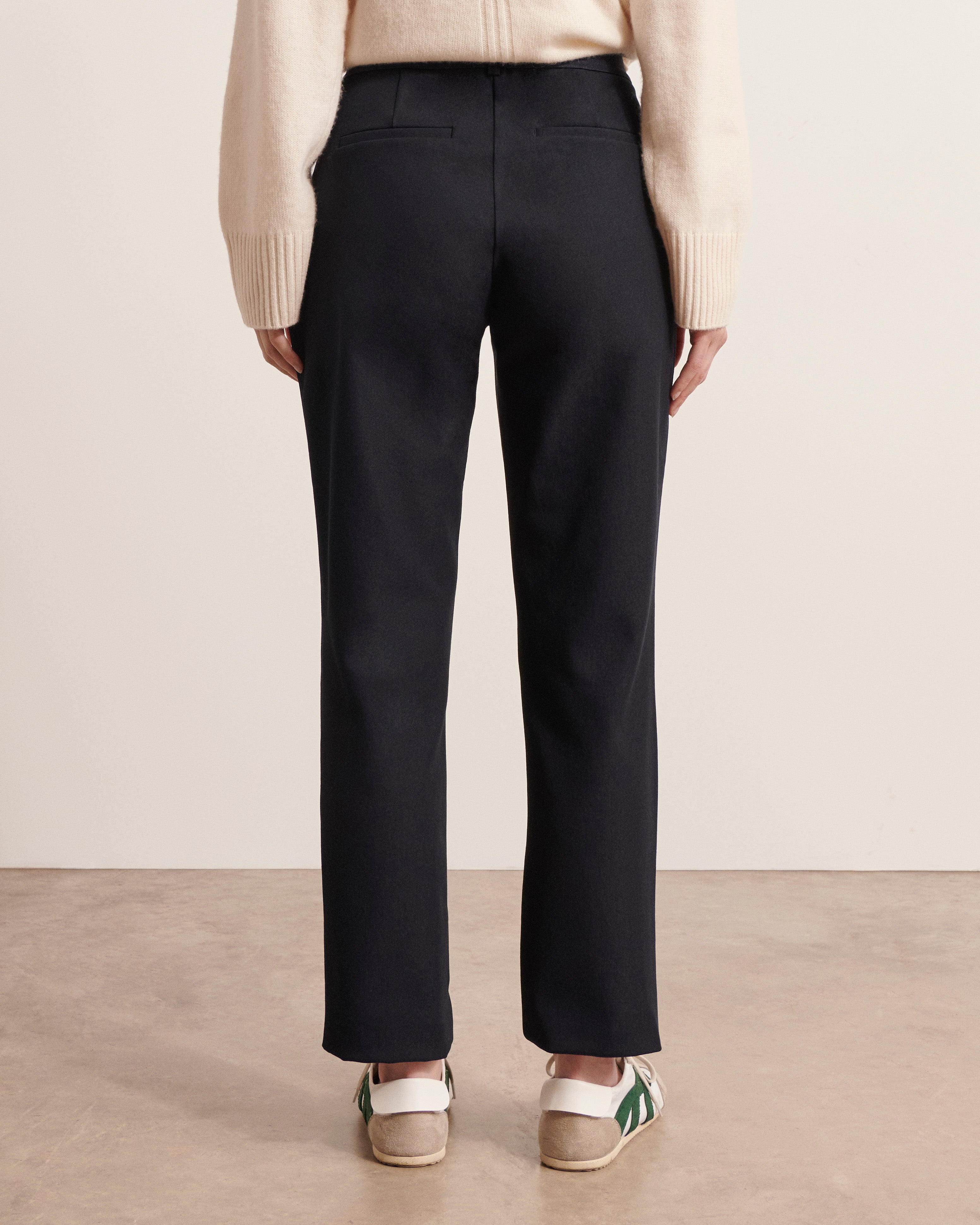 pantalon coupe droite 7/8e en viscose et coton stretch bleu marine