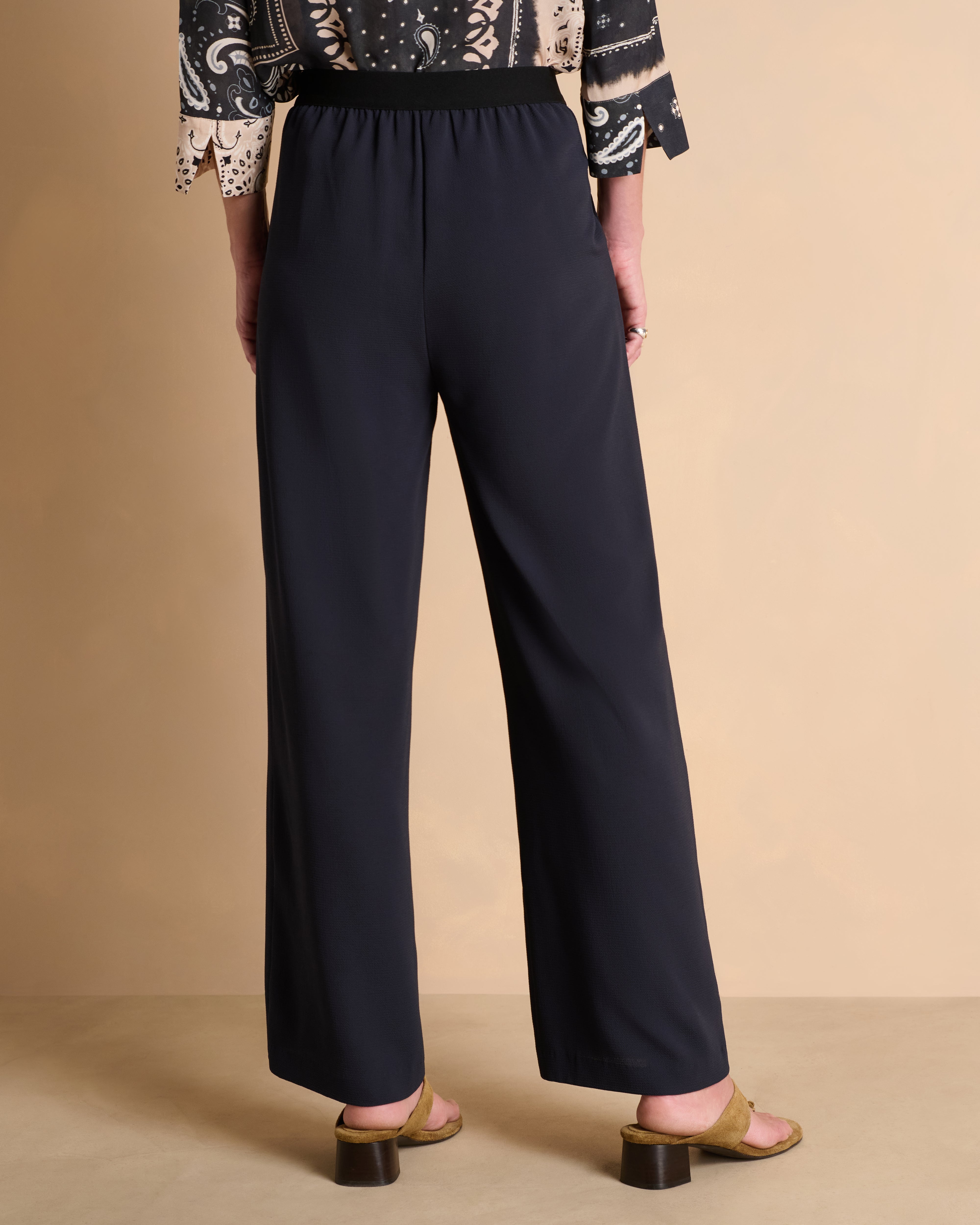 Pantalon noir large et fluide PORTOROSSO14/14019/500