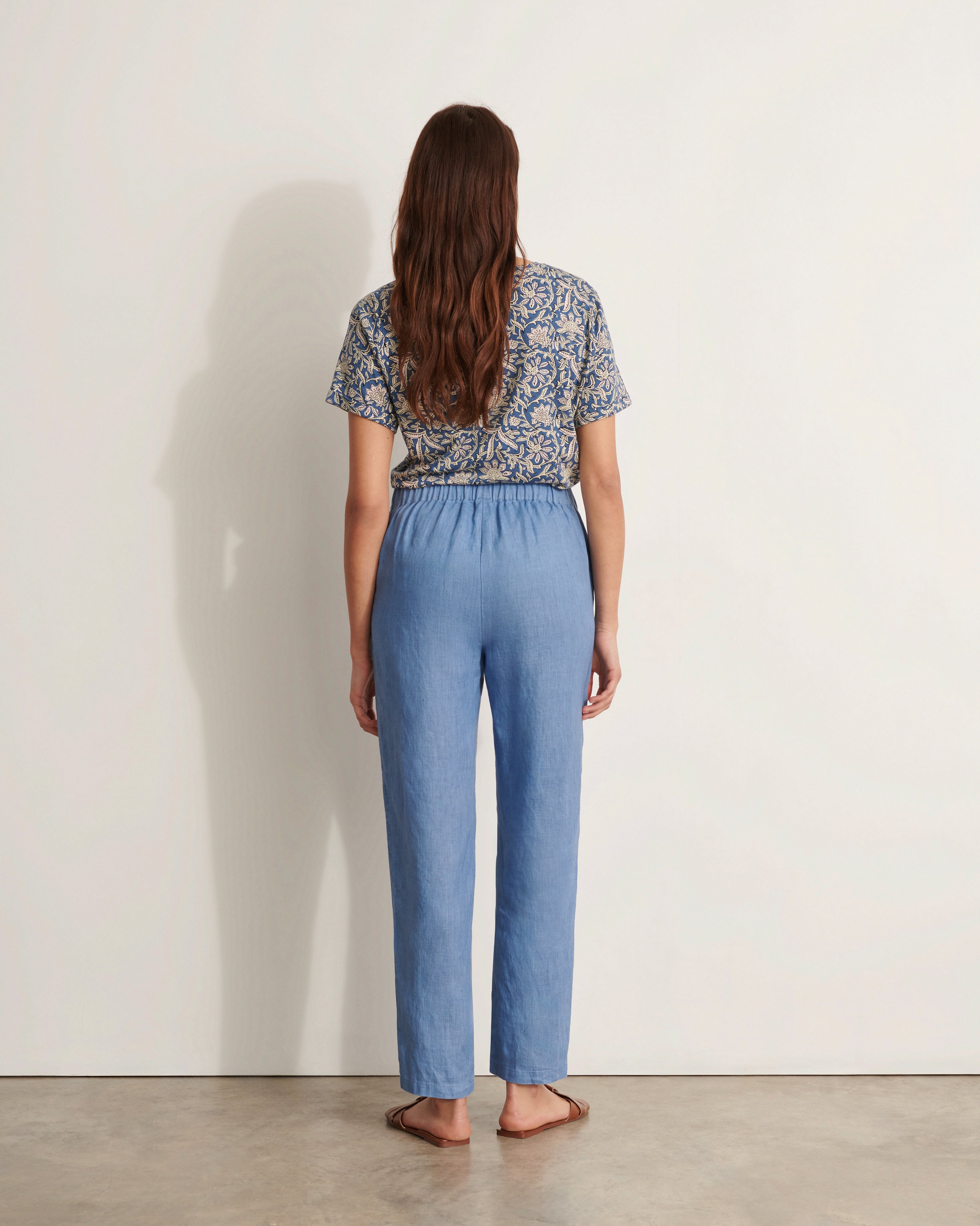 pantalon dos élastiqué en lin lavé bleu 