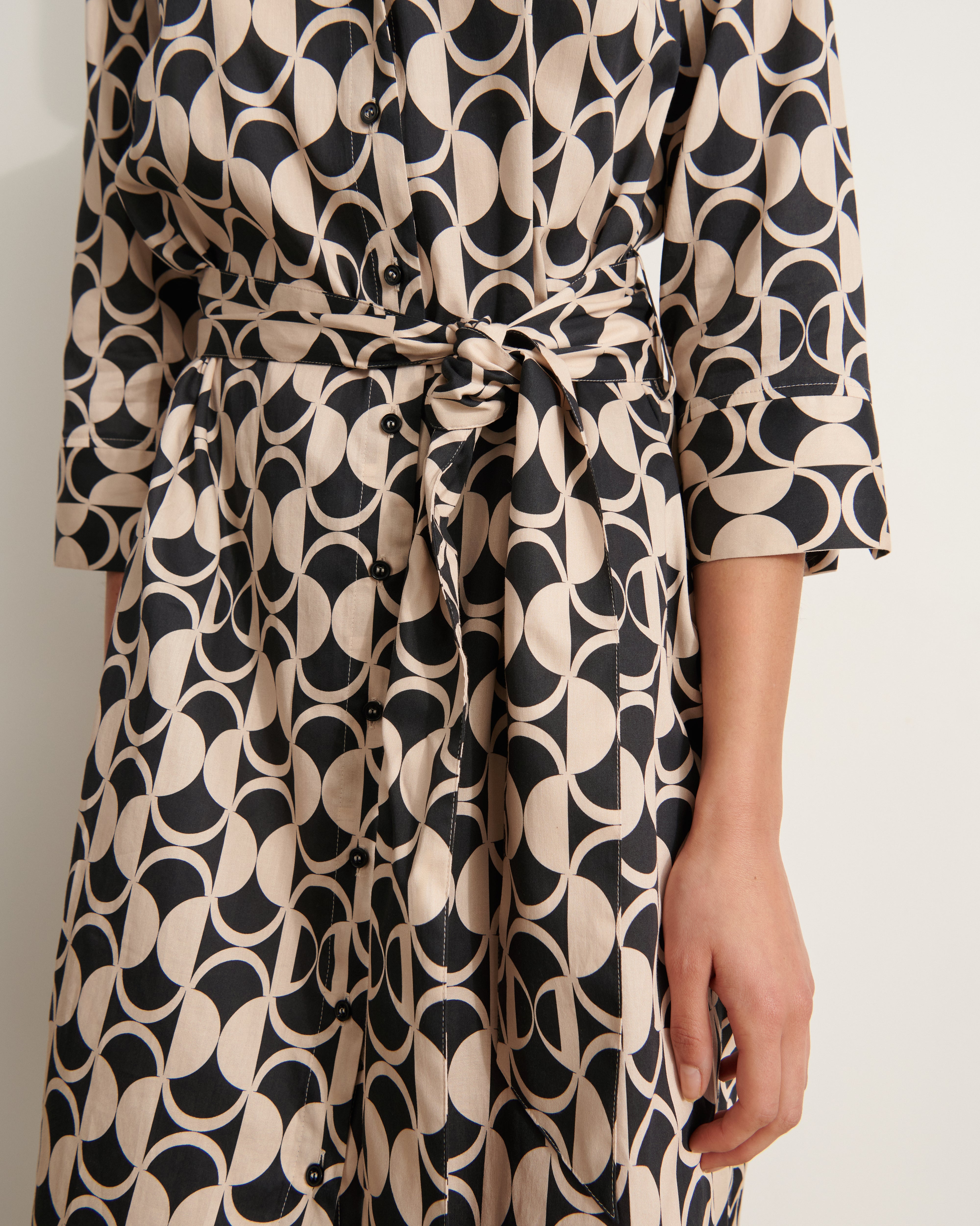 robe chemisier longueur midi imprimé graphique en satin de coton 