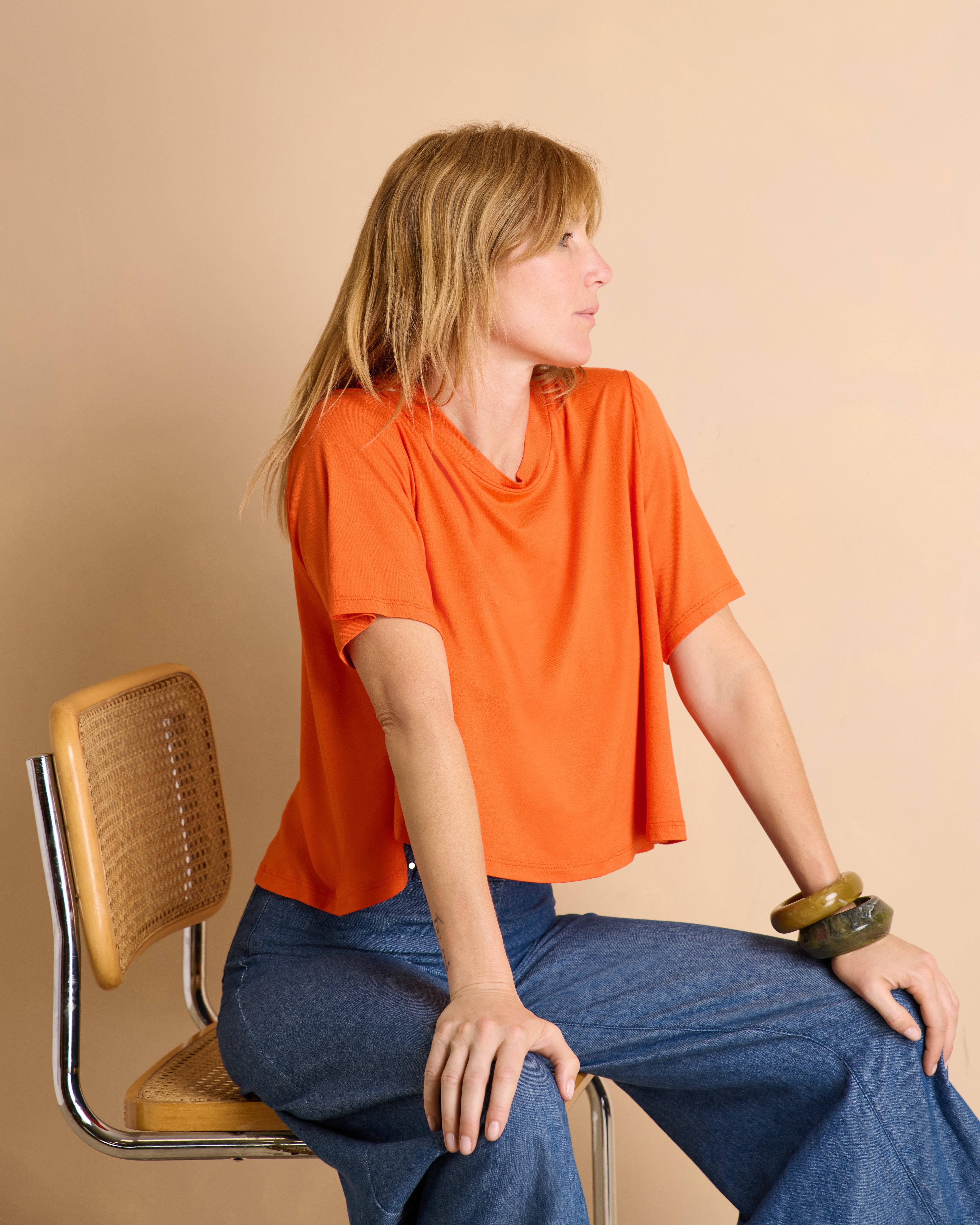 Tee-shirt orange manches courtes et col rond en jersey de viscose fluide