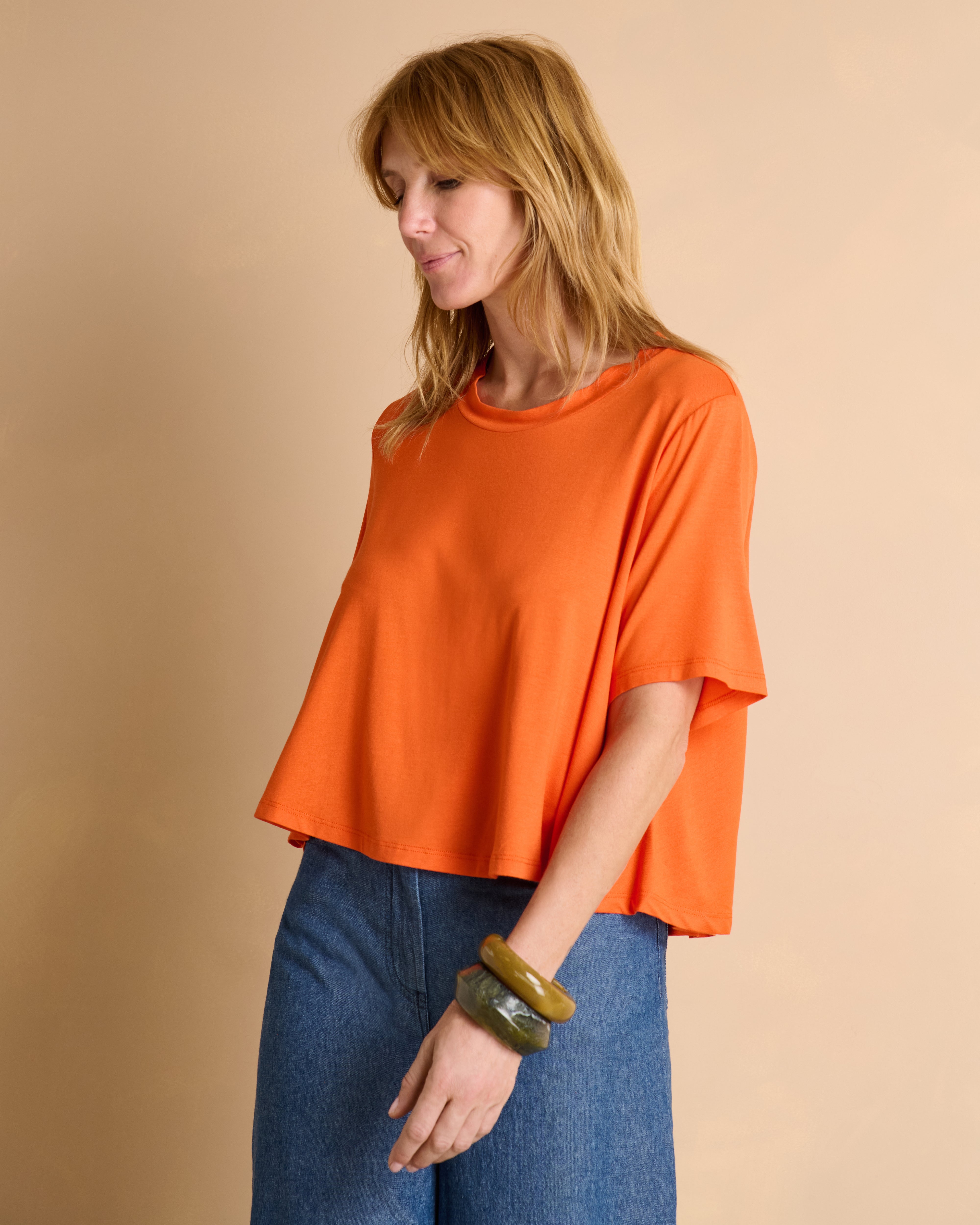 Tee-shirt orange manches courtes et col rond en jersey de viscose fluide