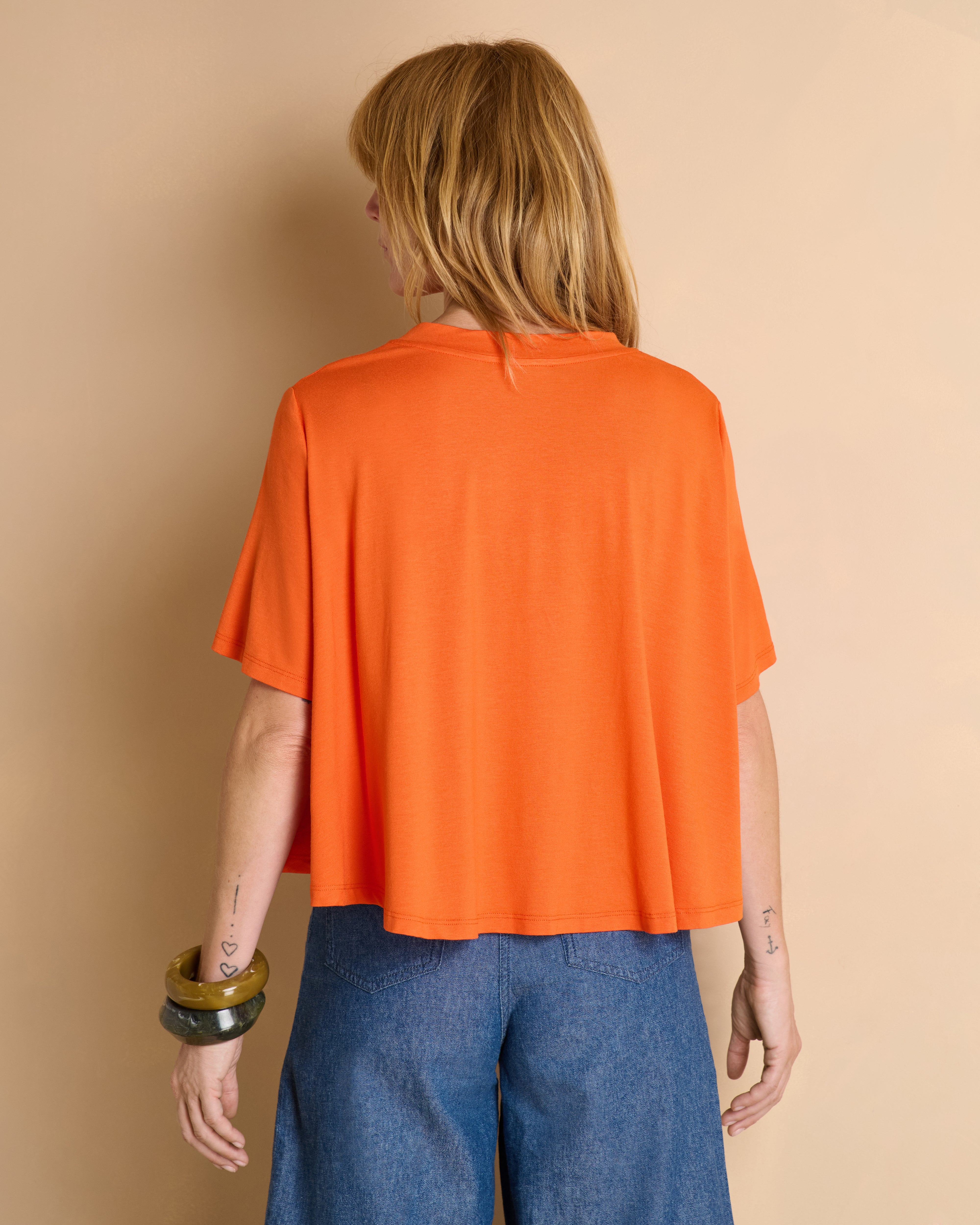 Tee-shirt orange manches courtes et col rond en jersey de viscose fluide