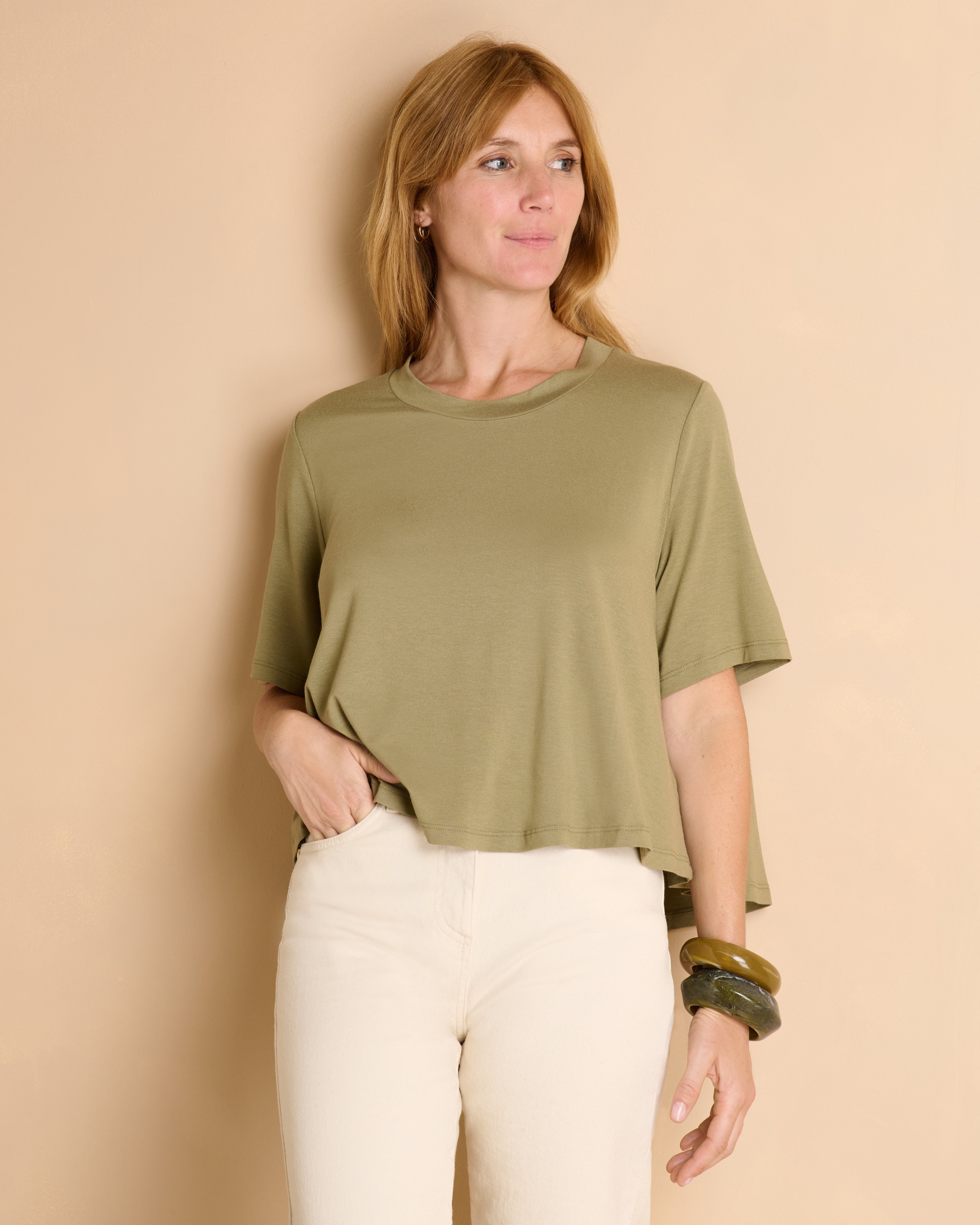 Tee-shirt vert kaki manches courtes et col rond en jersey de viscose fluide