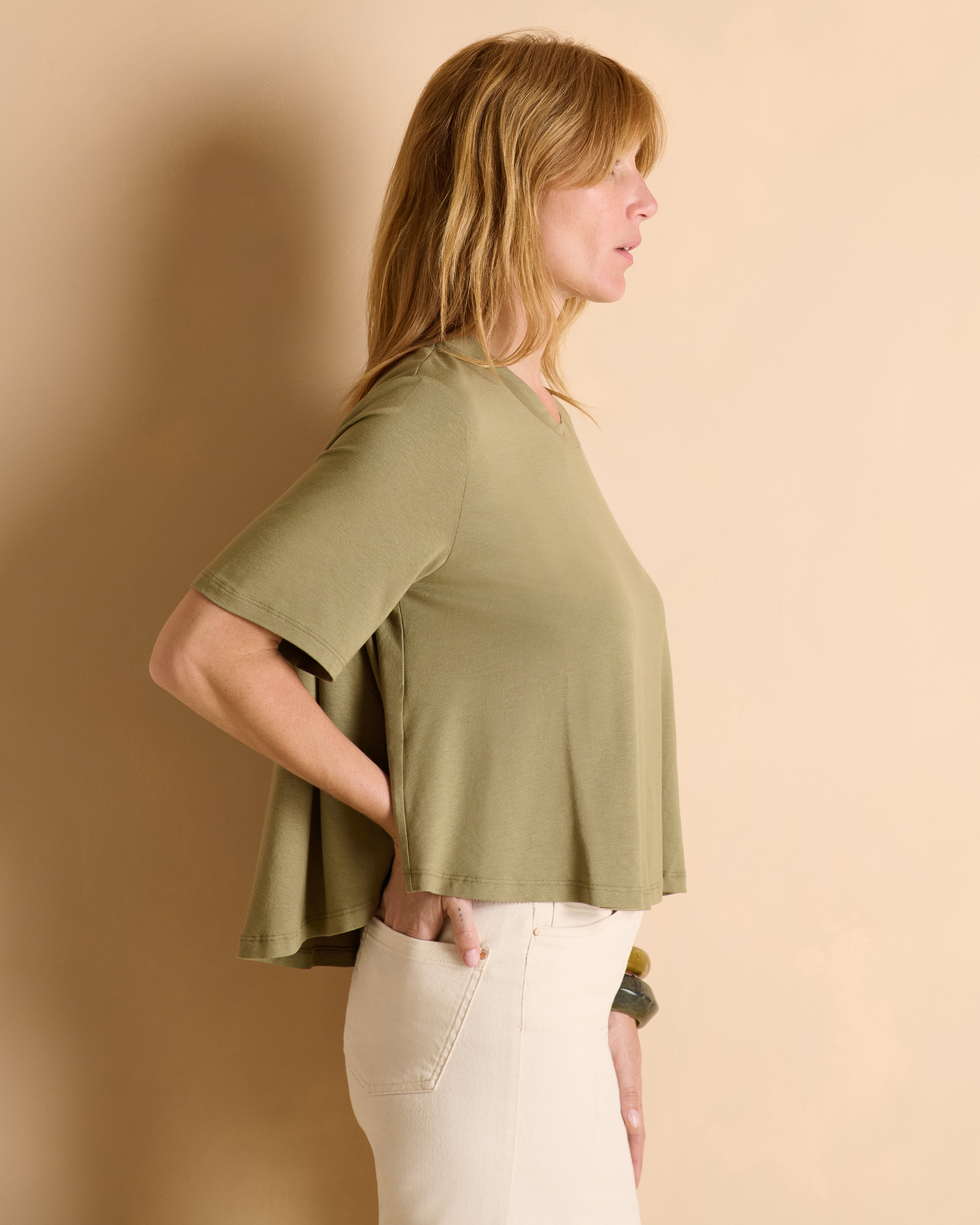 Tee-shirt vert kaki manches courtes et col rond en jersey de viscose fluide