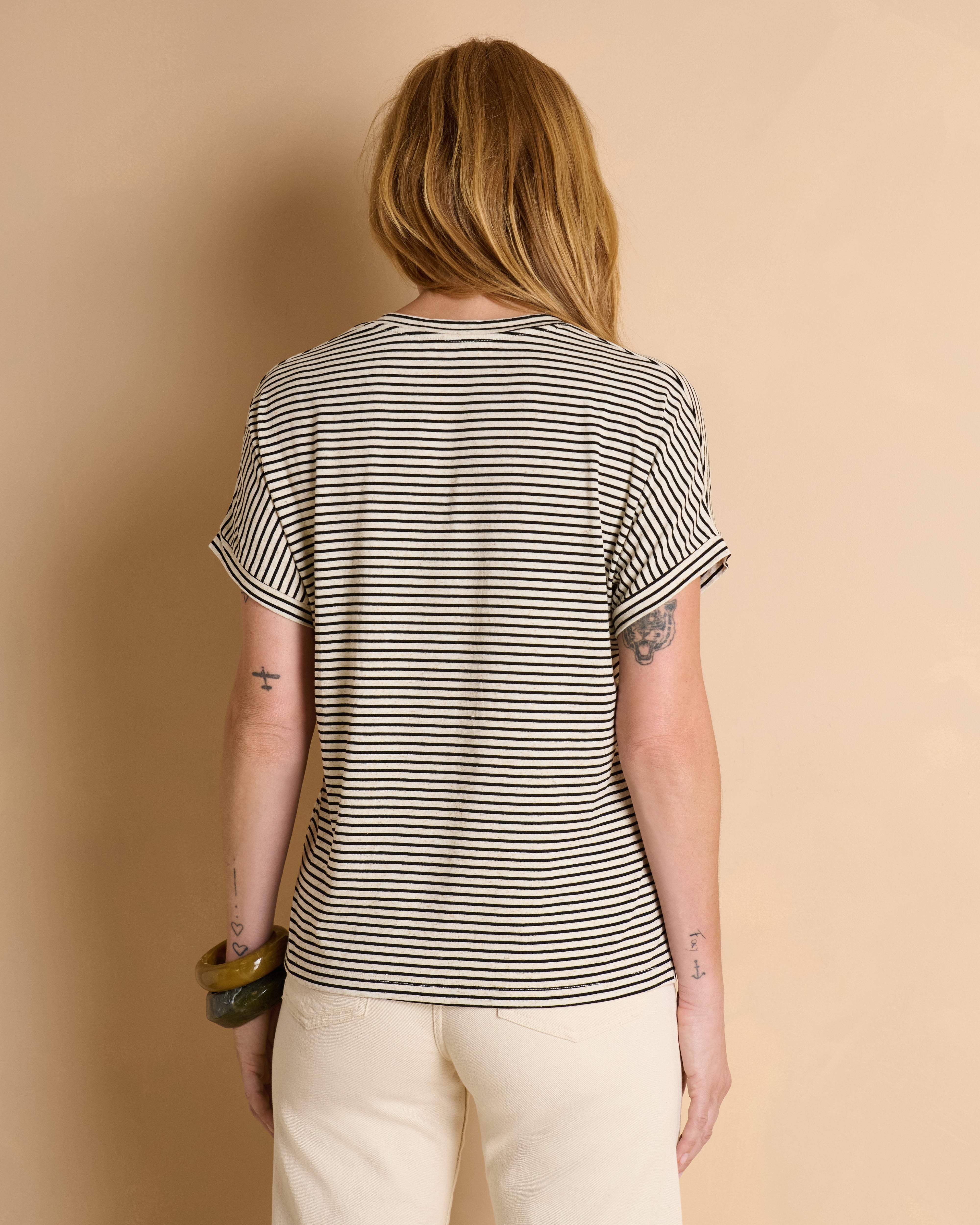 Tee-shirt à rayures noires manches kimono et col V en jersey de viscose lin stretch