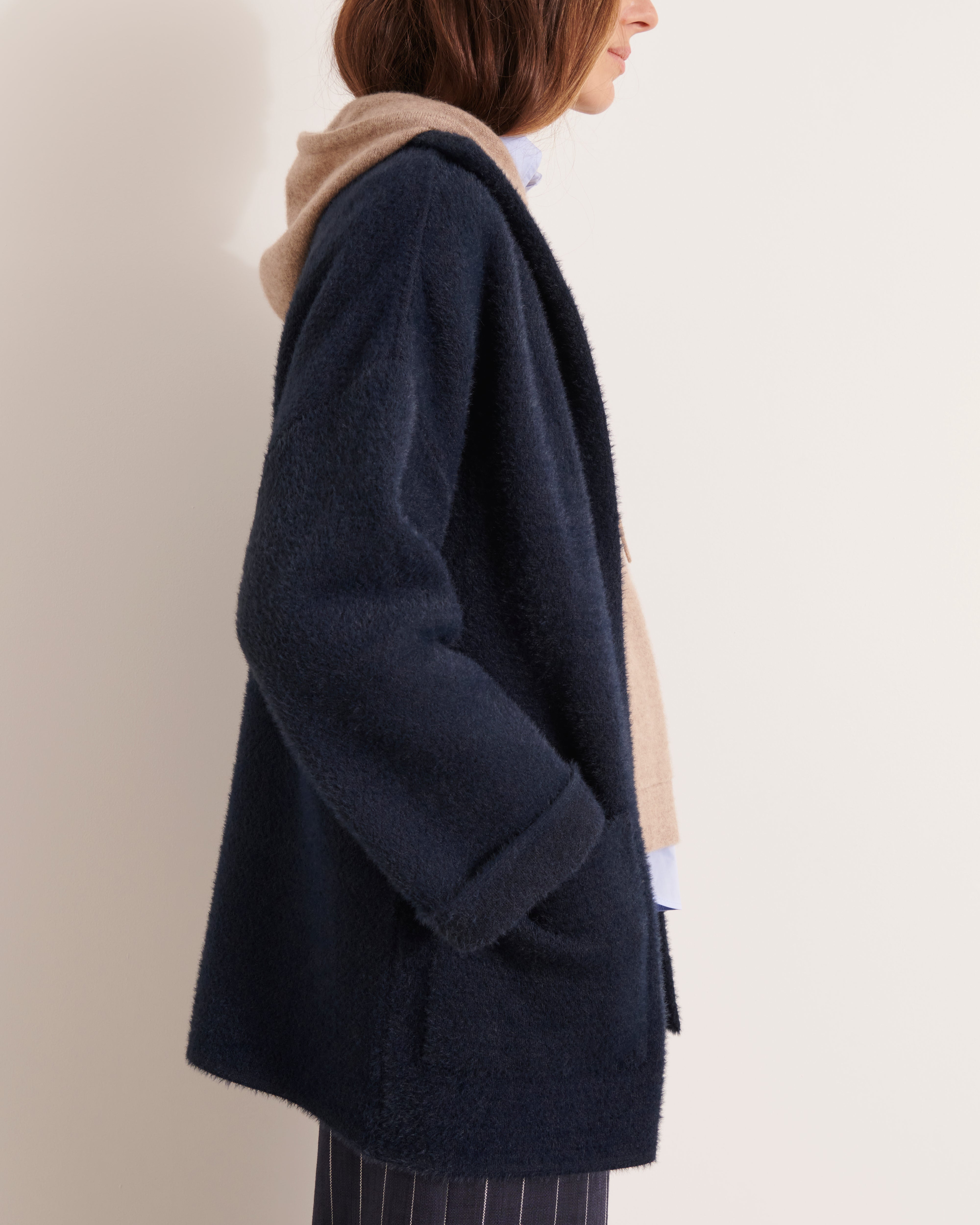 veste en maille jacquard poilue bleu marine
