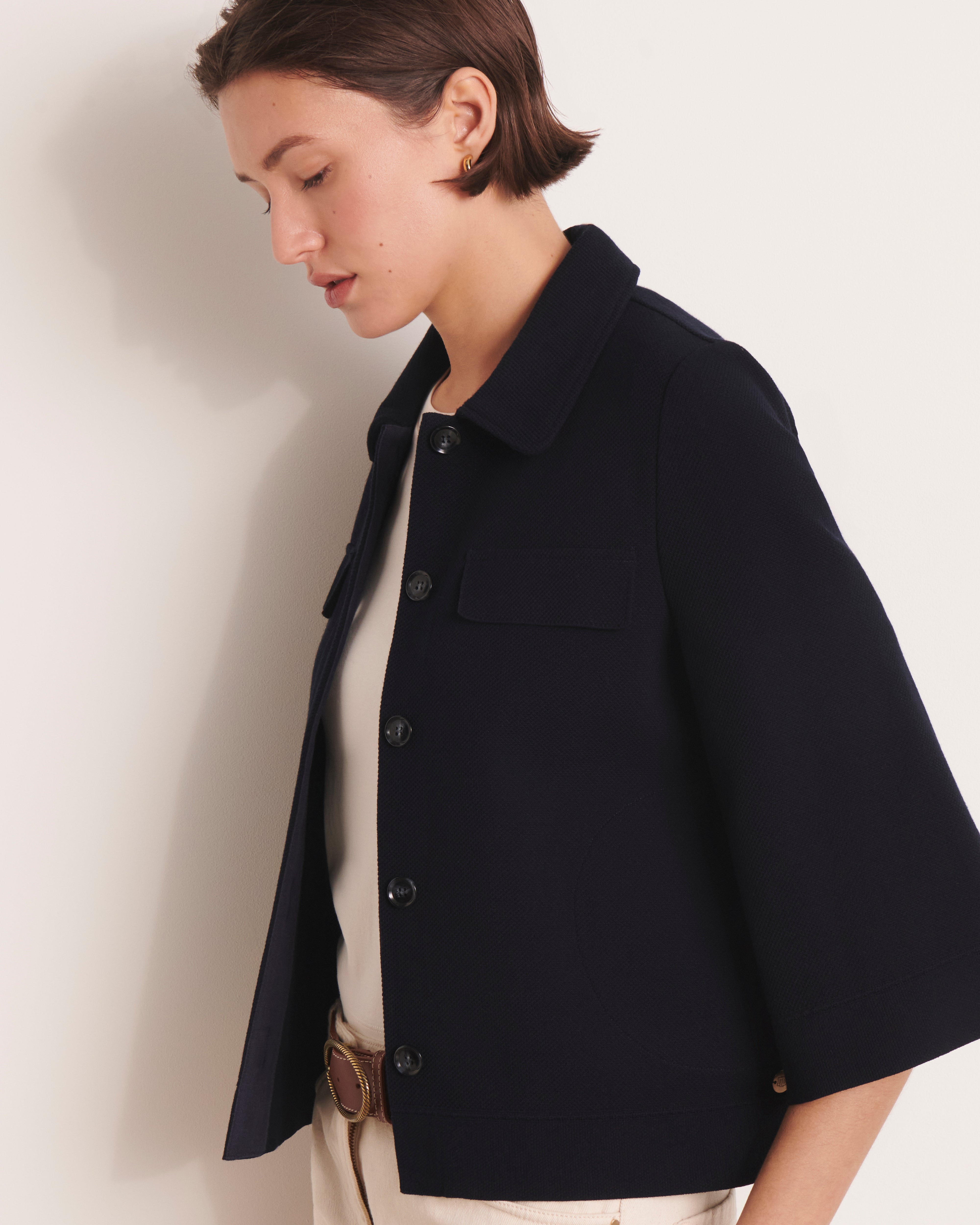 Veste en bouclette à col chemise et boutons fantaisie, effet métallisé Veste en bouclette à col chemise et boutons fantaisie, effet métallisé