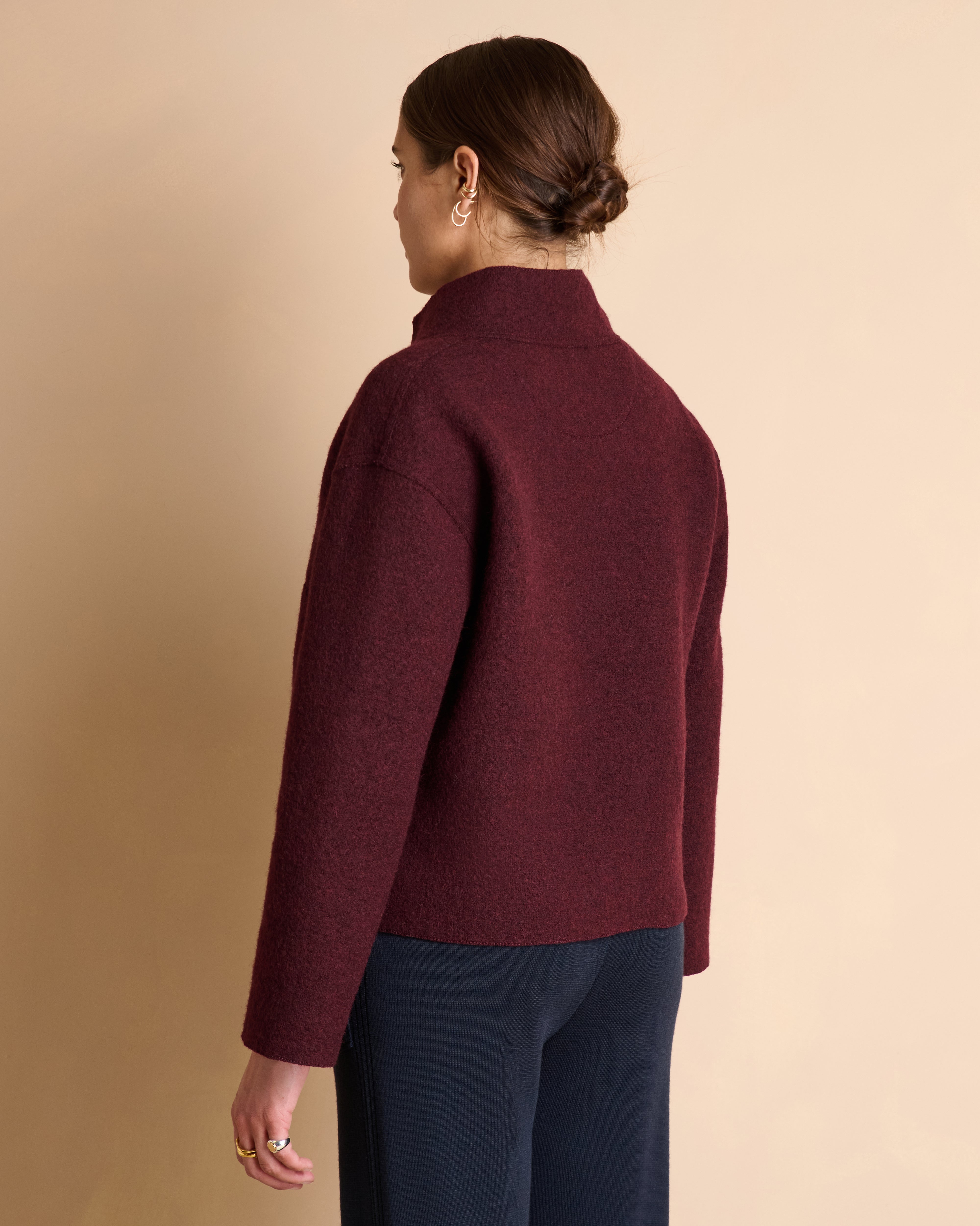 Veste courte bordeaux en laine bouillie col montant