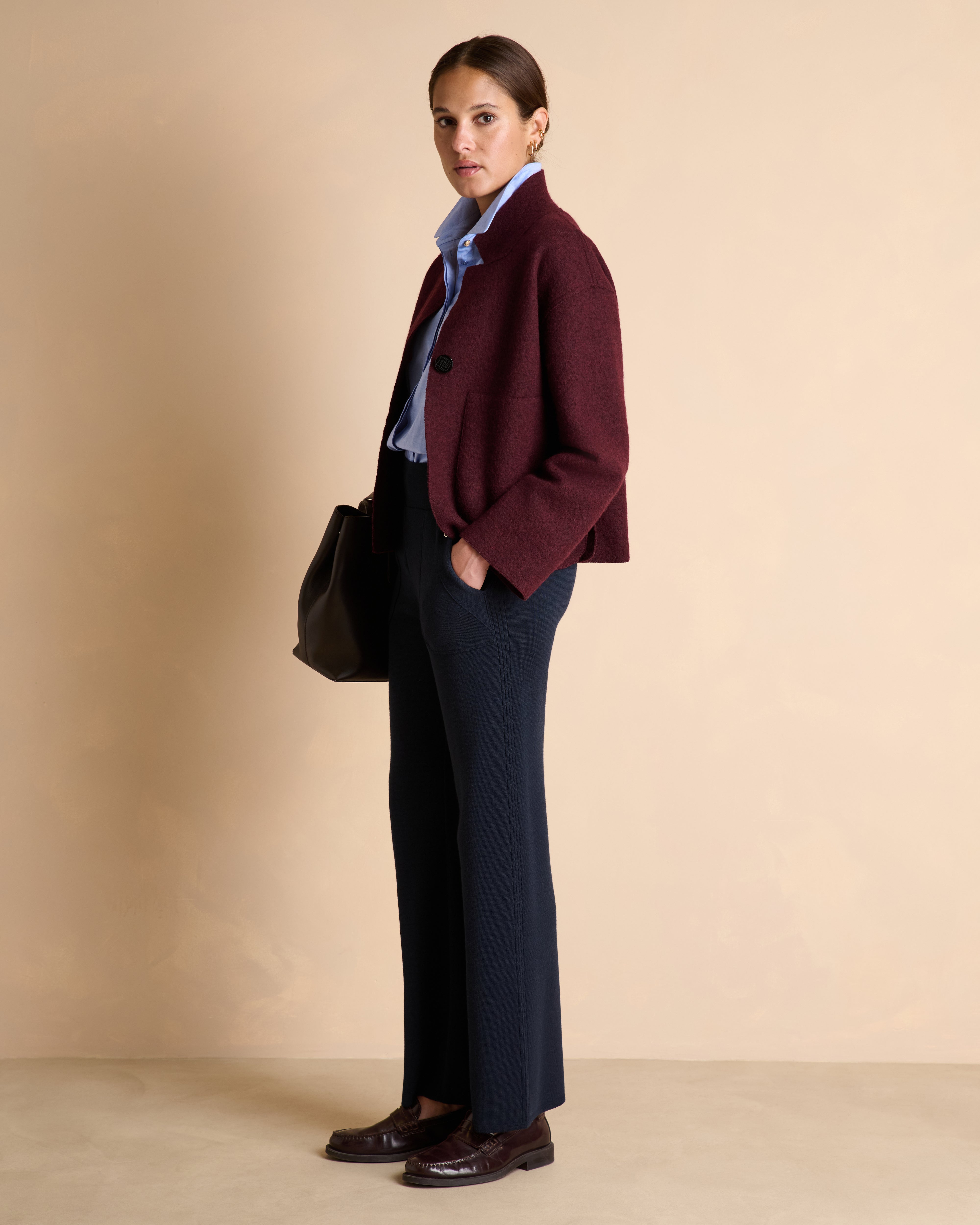 Veste courte bordeaux en laine bouillie col montant