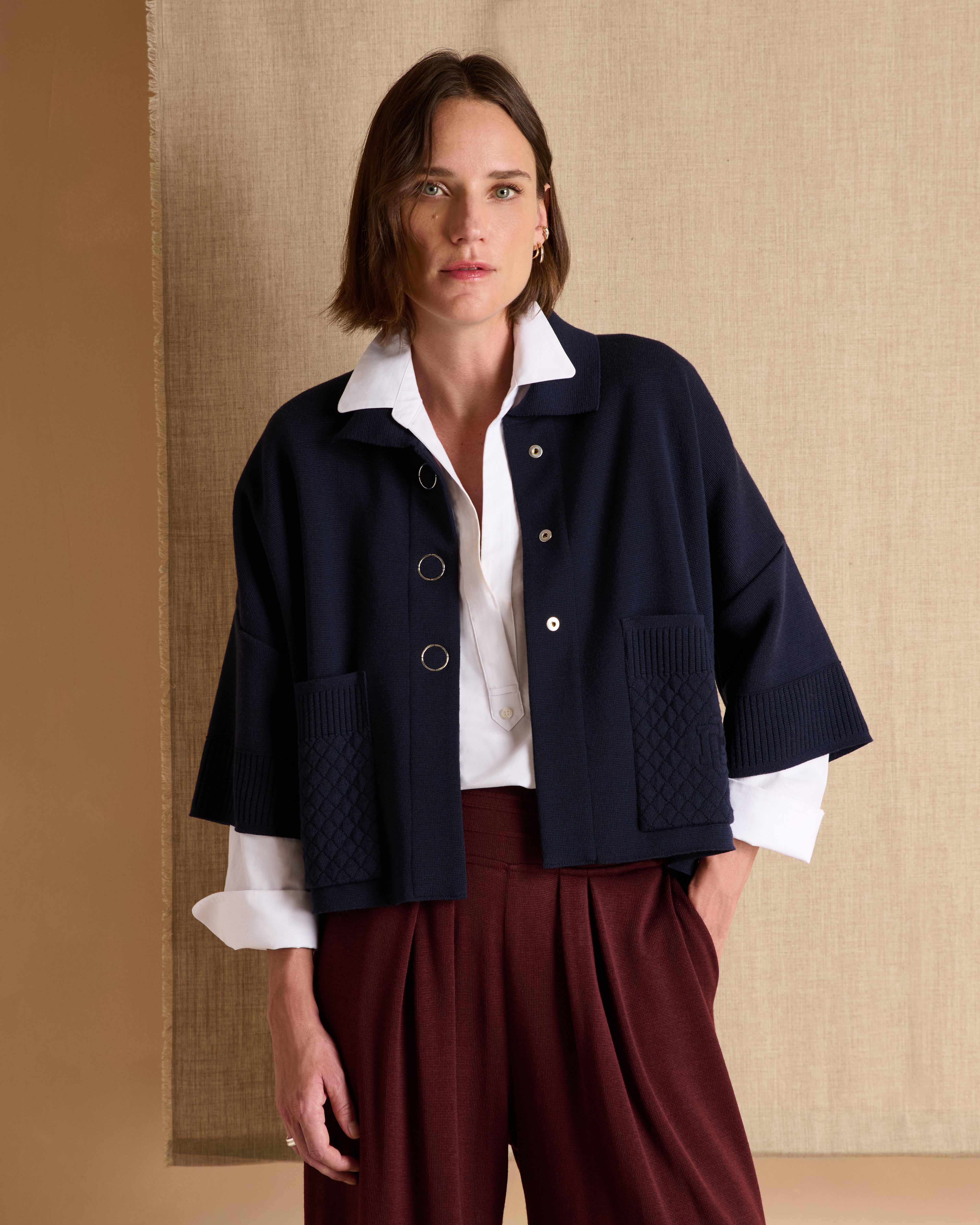 Veste courte bleu marine en laine boutonnée VICTORIA1927/14032/319