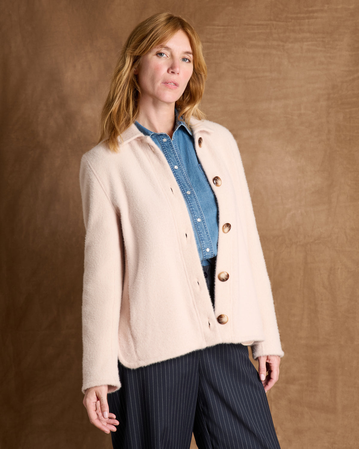 Veste beige courte boutonnée
