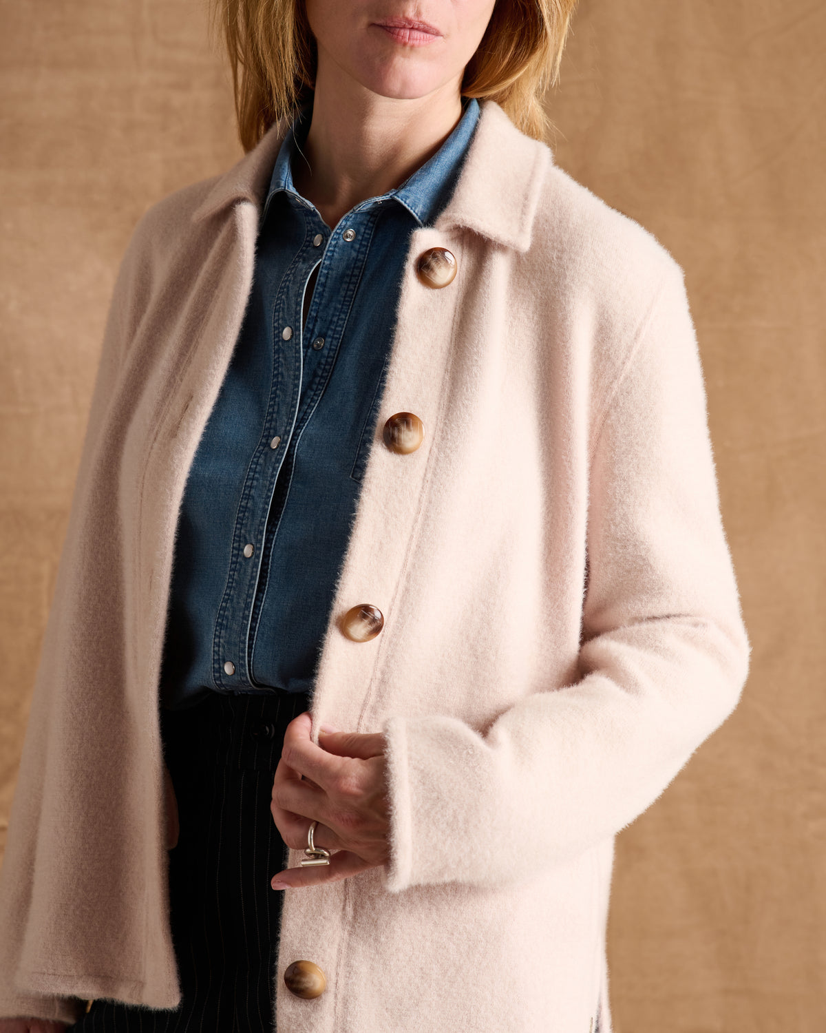 Veste beige courte boutonnée