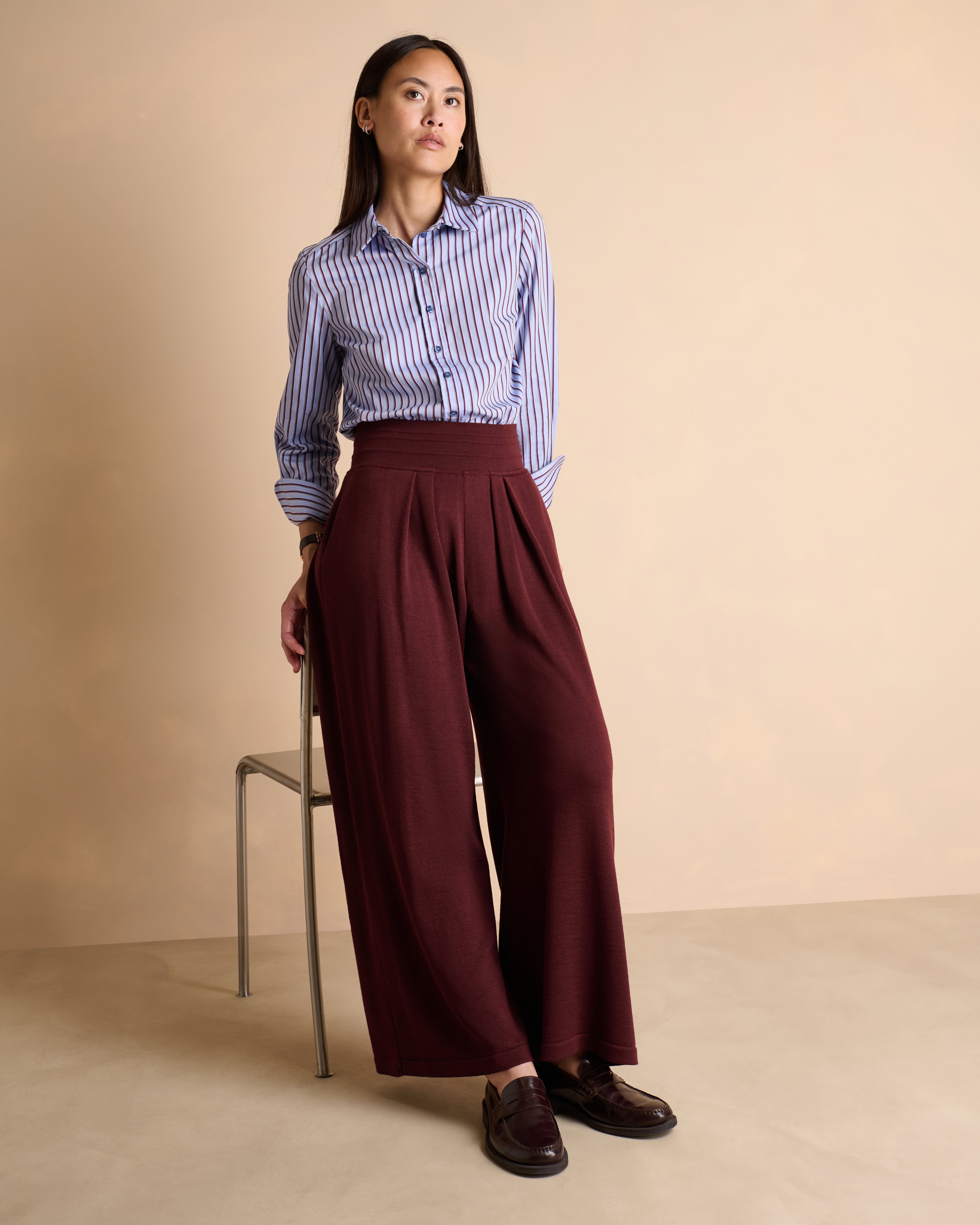 Pantalon bordeaux large et fluide en laine YANG1927/14146/366