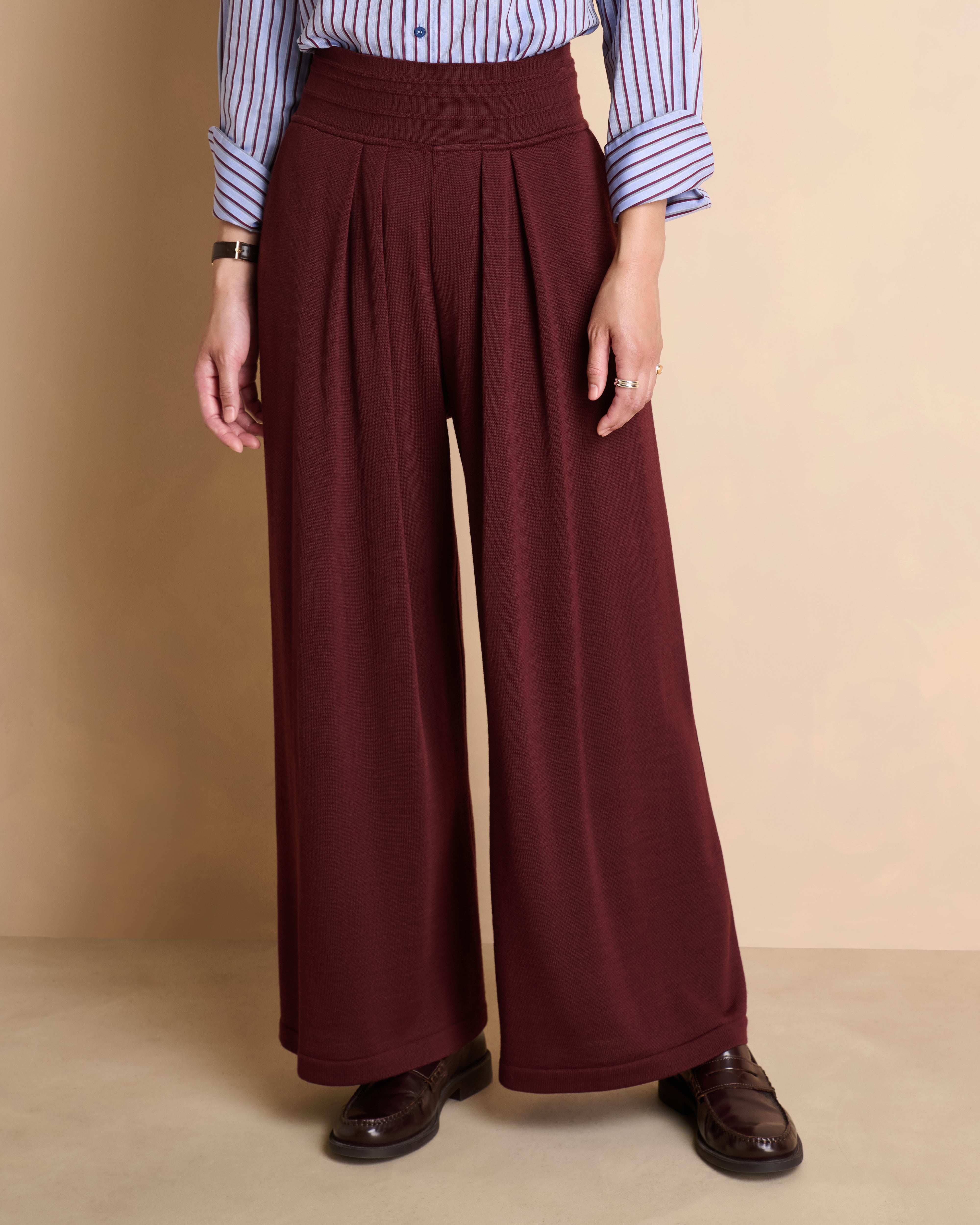 Pantalon bordeaux large et fluide en laine YANG1927/14146/366