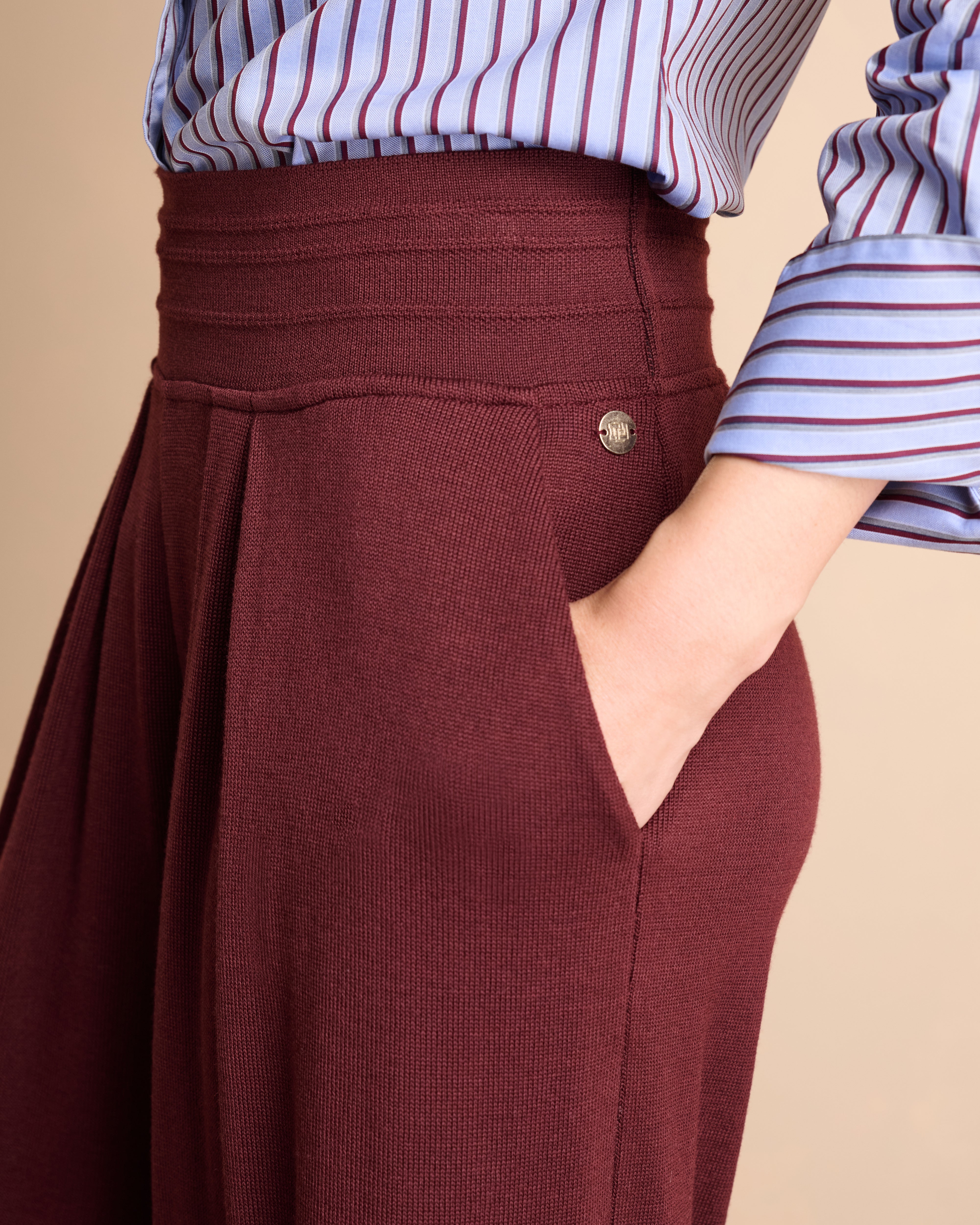 Pantalon bordeaux large et fluide en laine