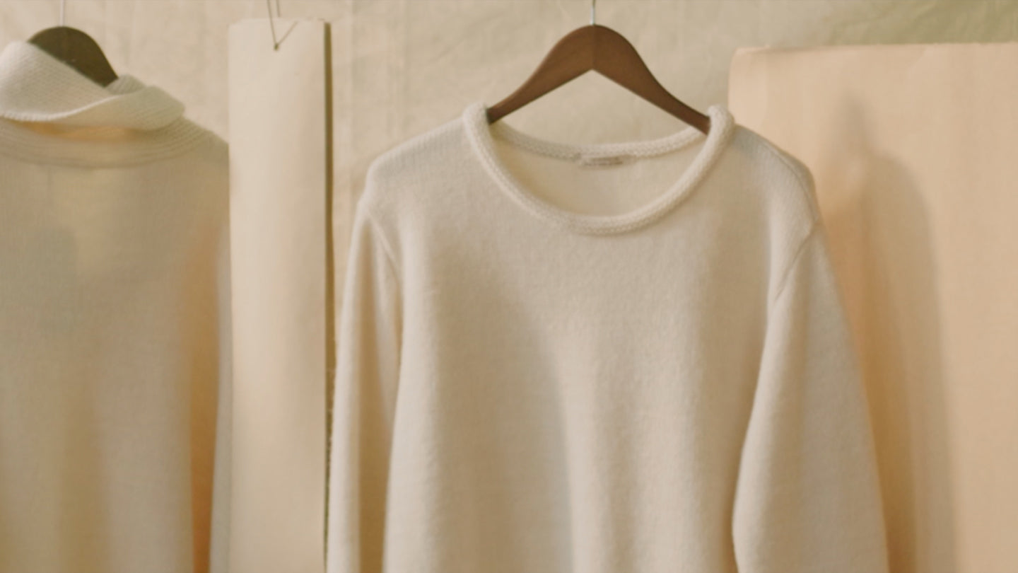 template--28209958977913__section_hero_fEYrER