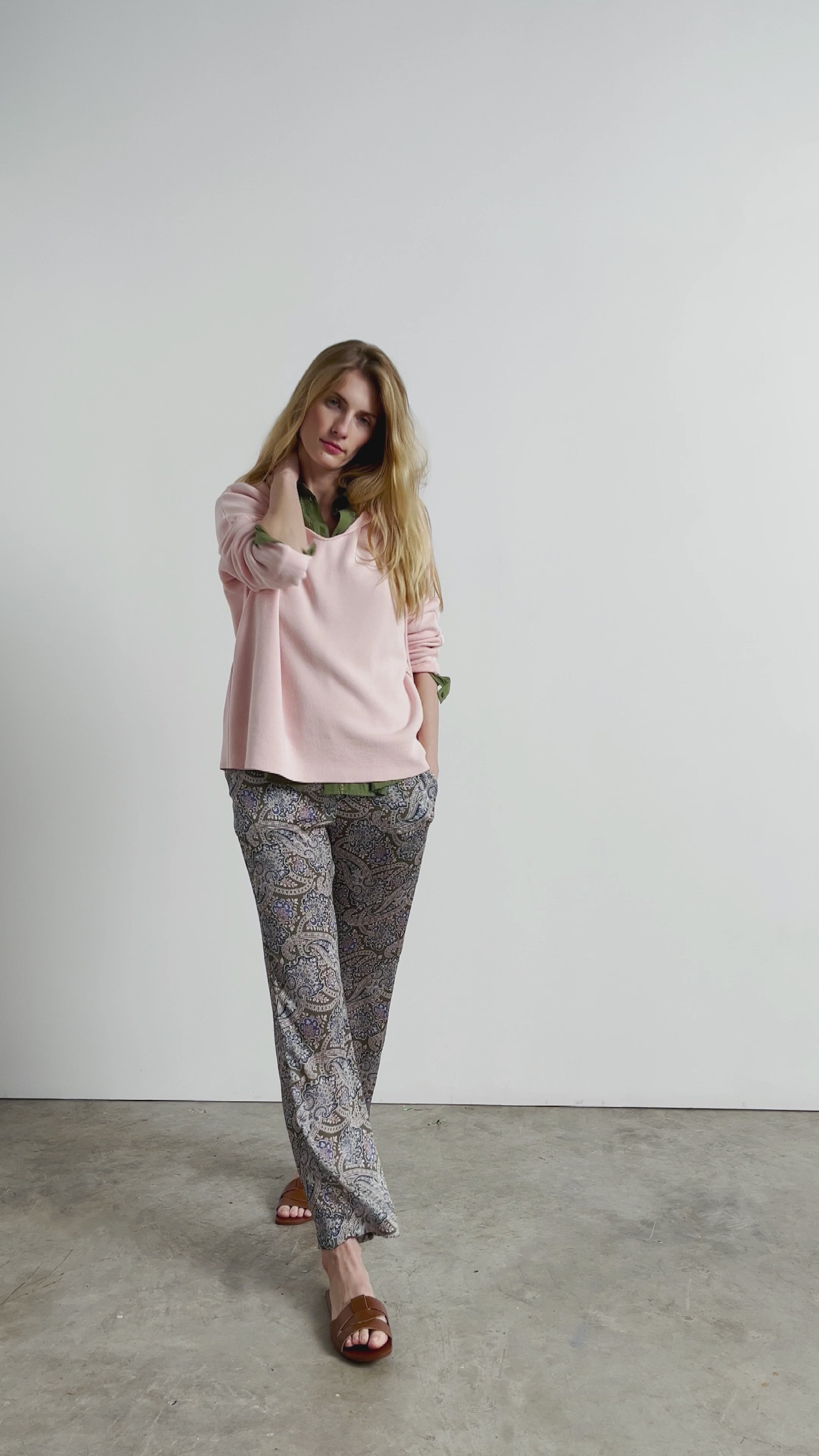 sweat à capuche en maille rose pâle