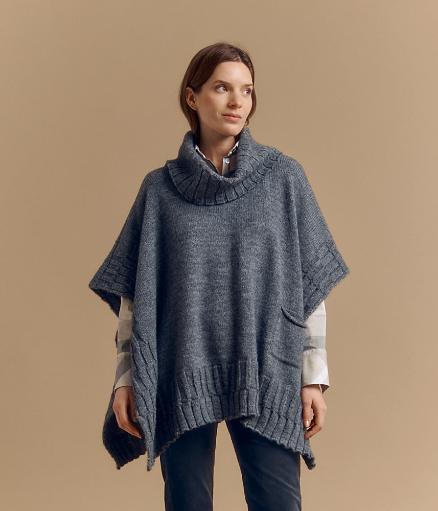 Capa de punto con cuello alto en lana y alpaca GENKA/84245/911